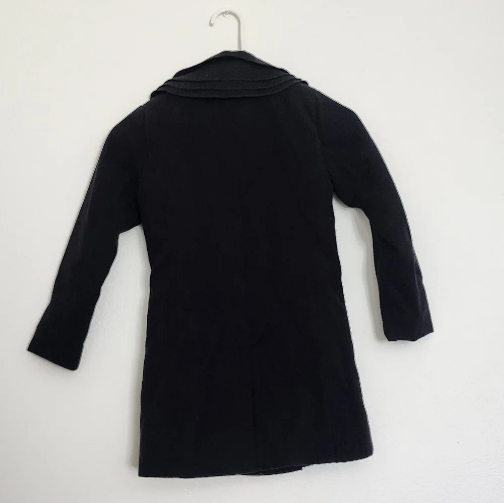 Holiday Editions Elegant Black Coat with Ruffle Detail Girls Size Small(6/6x)